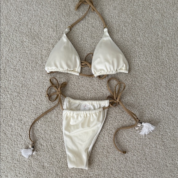 Chic Cream Bikini Set with Tassel Accents - Picture 1 of 3
